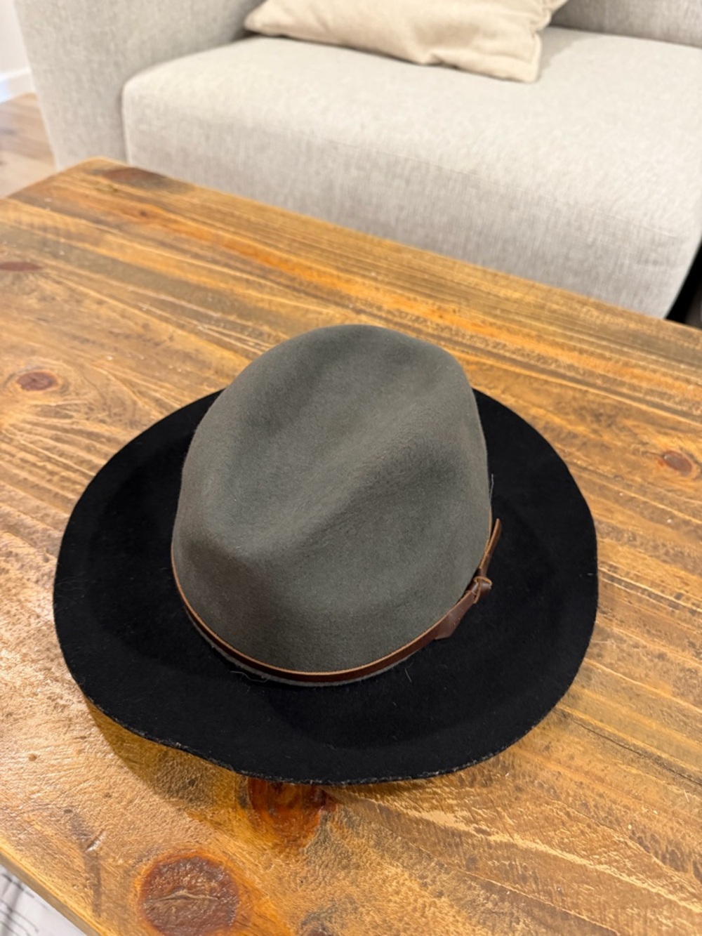 Two-Tone Wool Felt Fedora Hat with Leather Band - Black & Olive